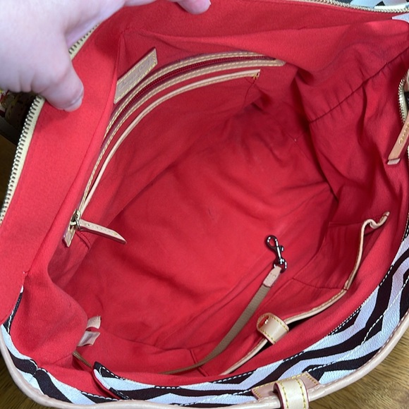 DOONEY & BOURKE CHEVRON LARGE SHOPPER TOTE - Picture 13 of 16